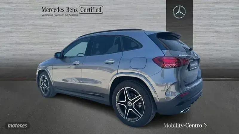 Usado Mercedes GLA200 149 CV (109 kW) 2024 Gris SUV