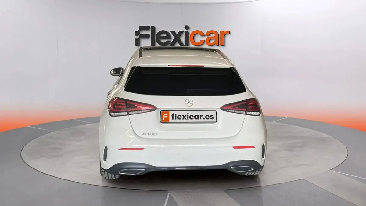 Usado Mercedes A180 136 CV (100 kW) 2019 Blanco Berlina
