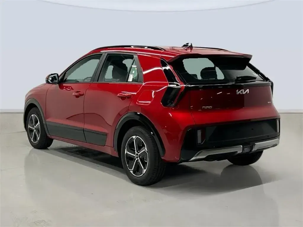 Nuevo Kia Niro 137 CV (100 kW) 2026 Runway red SUV