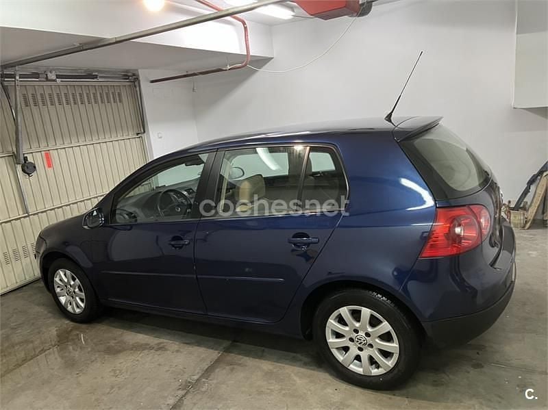 Usado VW Golf IV Highline 102 CV (75 kW) 2006 Azul Berlina