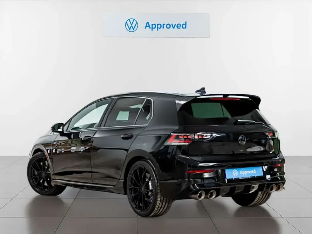 Usado VW Golf VIII Black Edition 333 CV (244 kW) 2025 Negro Utilitario