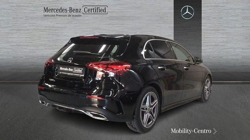 Usado Mercedes A180 116 CV (85 kW) 2024 Negro noche Utilitario