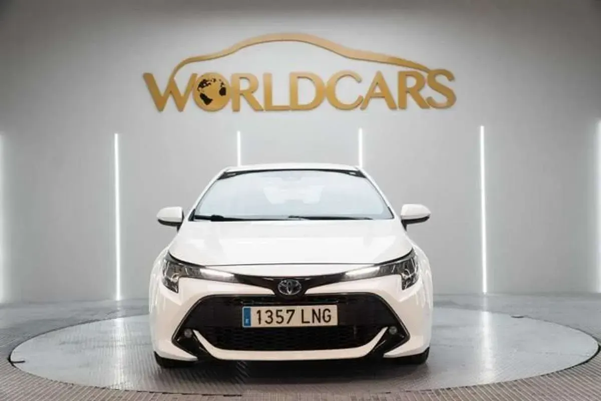 Usado Toyota Corolla Active 122 CV (89 kW) 2021 Blanco Berlina