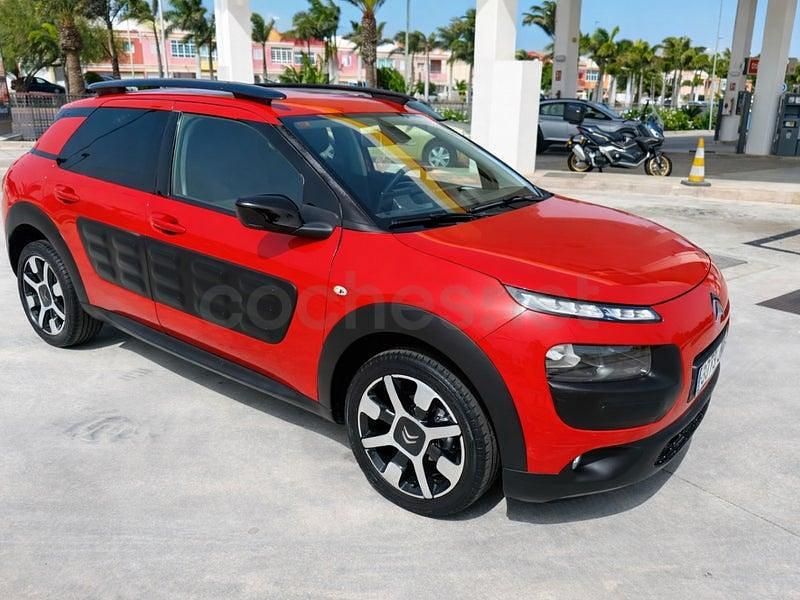 Usado Citroën C4 Feel 110 CV (80 kW) 2017 Rojo Berlina