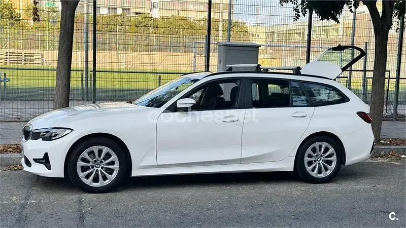 Usado BMW 318 150 CV (110 kW) 2020 Blanco Familiar