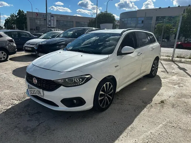 Usado Fiat Tipo Pop 120 CV (88 kW) 2018 Blanco Familiar