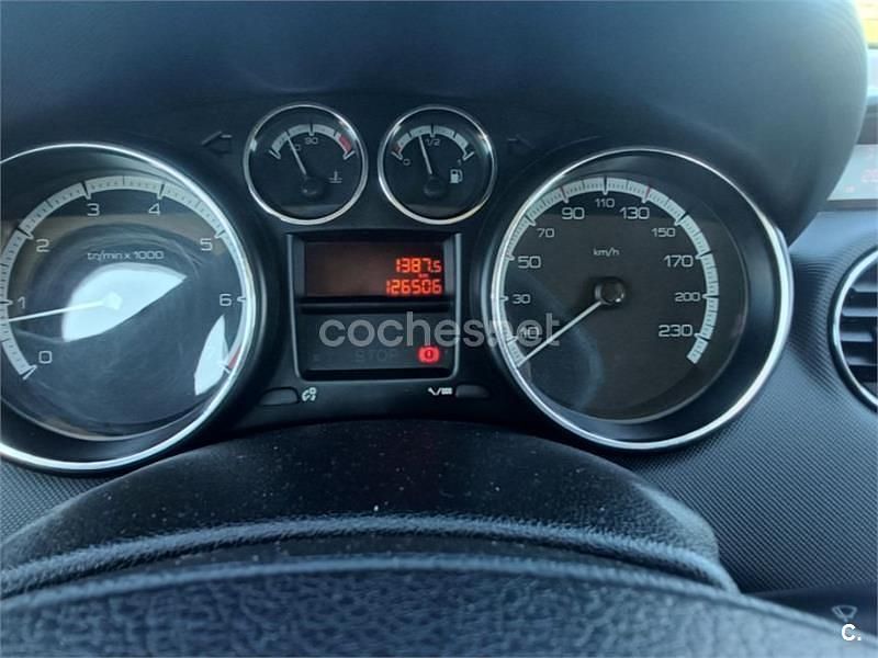 Usado Peugeot 308 95 CV (69 kW) 2008 Negro Berlina