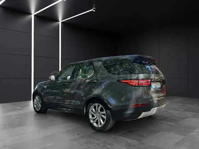 Usado Land Rover Discovery HSE 258 CV (189 kW) 2017 Gris / plata SUV