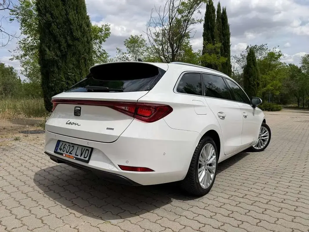 Usado Seat Leon XCELLENCE 205 CV (150 kW) 2021 Blanco Utilitario