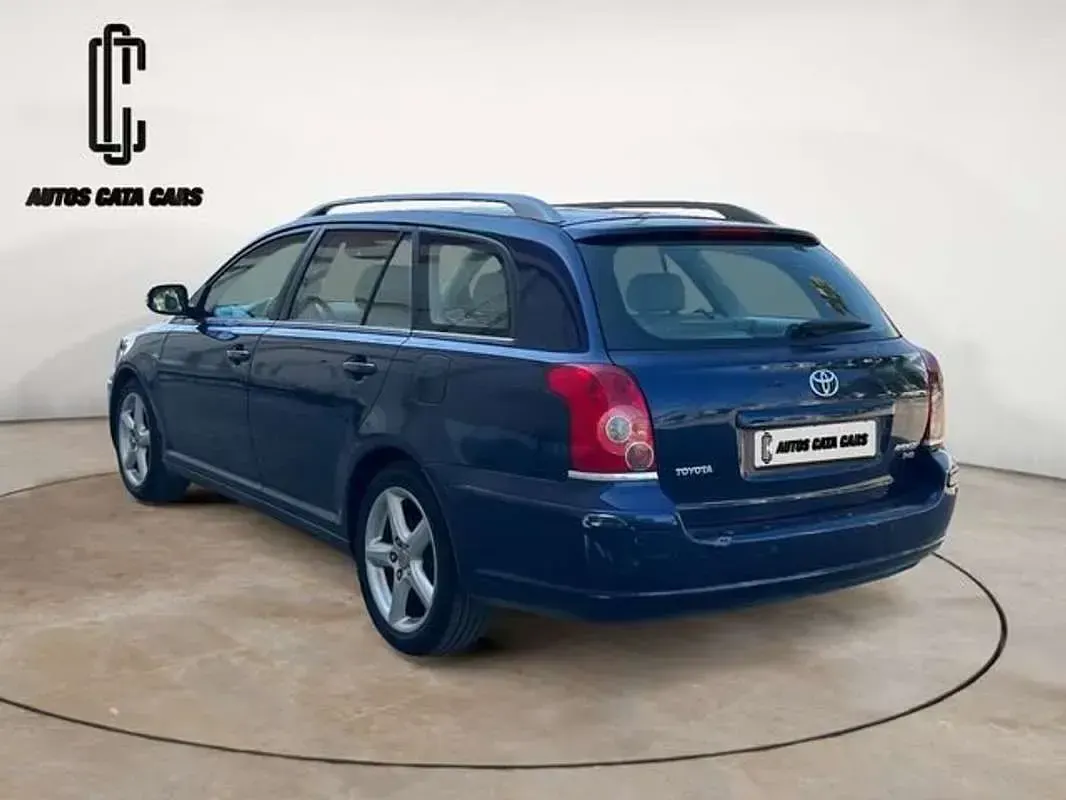 Usado Toyota Avensis Executive 177 CV (130 kW) 2006 Azul Familiar