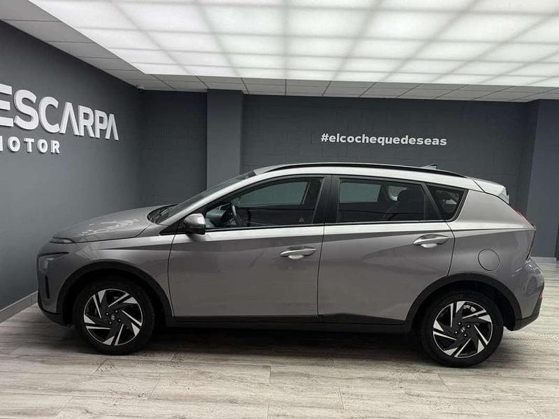 Usado Hyundai Bayon 101 CV (74 kW) 2023 Gris SUV