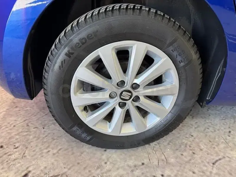 Usado Seat Ibiza Style Plus 90 CV (66 kW) 2019 Azul Utilitario