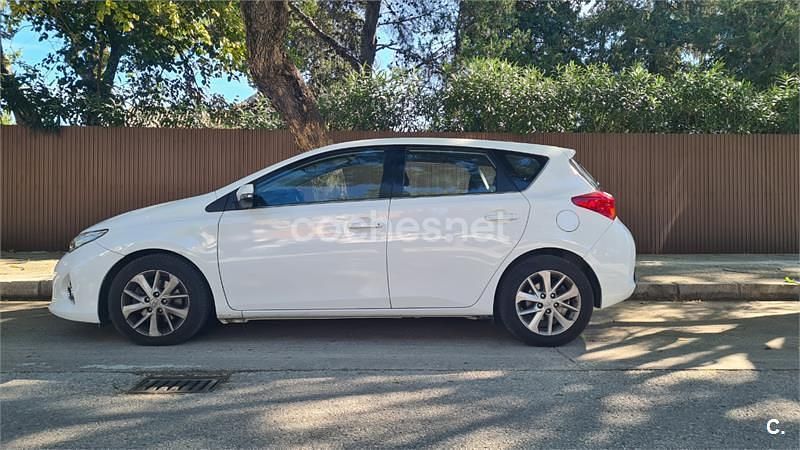 Blanco Usado 2014 Toyota Auris Advance Berlina | 9900 € (Precio justo) - Imagen 1/4