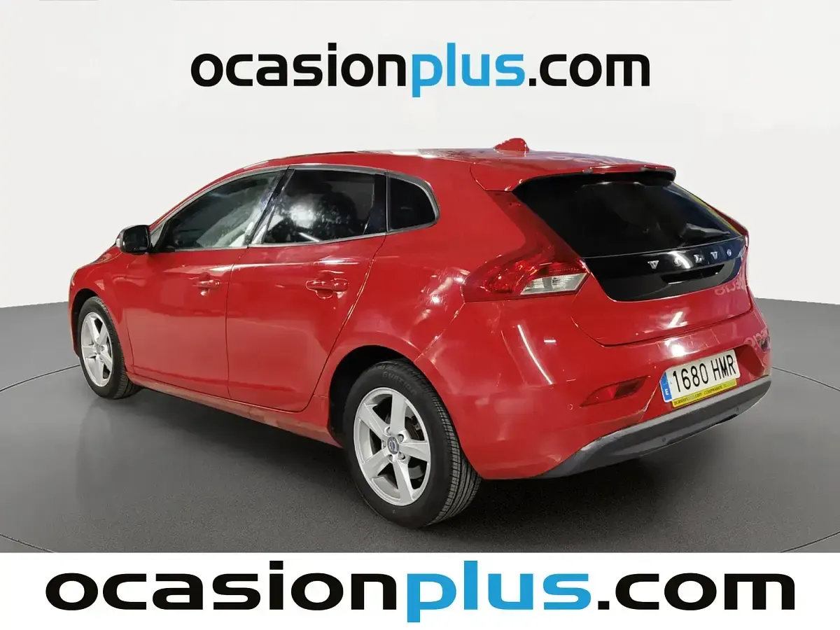 Usado Volvo V40 Kinetic 115 CV (84 kW) 2012 Rojo Utilitario