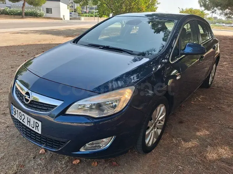 Usado Opel Astra Selective 125 CV (91 kW) 2012 Azul Berlina