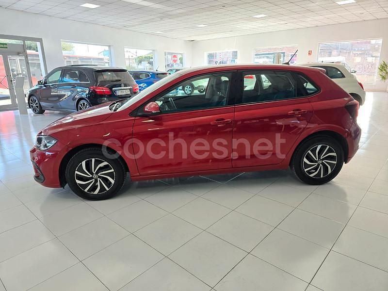Usado VW Polo Advance 95 CV (69 kW) 2021 Granate Berlina