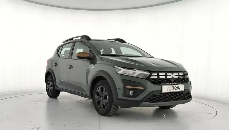 Usado Dacia Sandero Extreme 100 CV (73 kW) 2025 Verde Berlina
