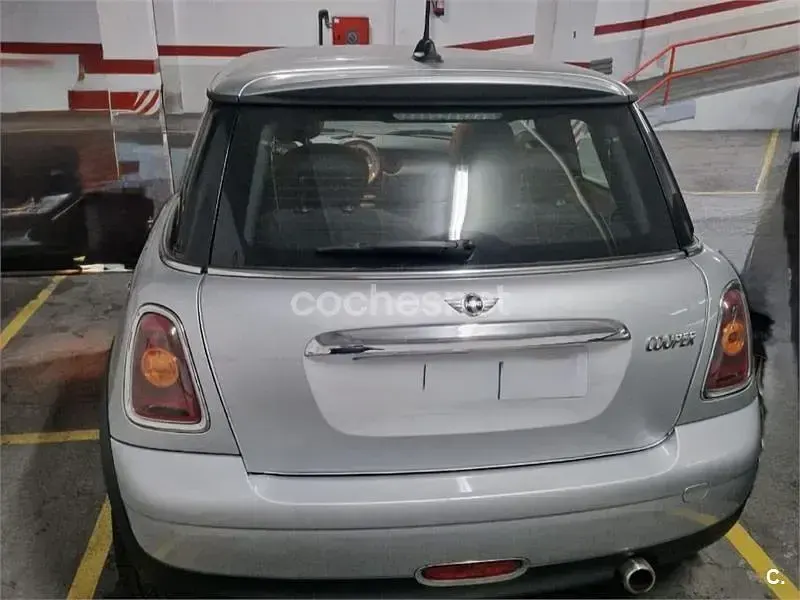 Usado Mini Cooper 120 CV (88 kW) 2008 Gris / plata Utilitario