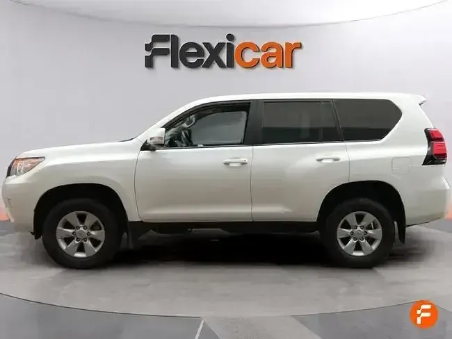 Begagnad Toyota Land Cruiser 204 HK (150 kW) 2023 Vit