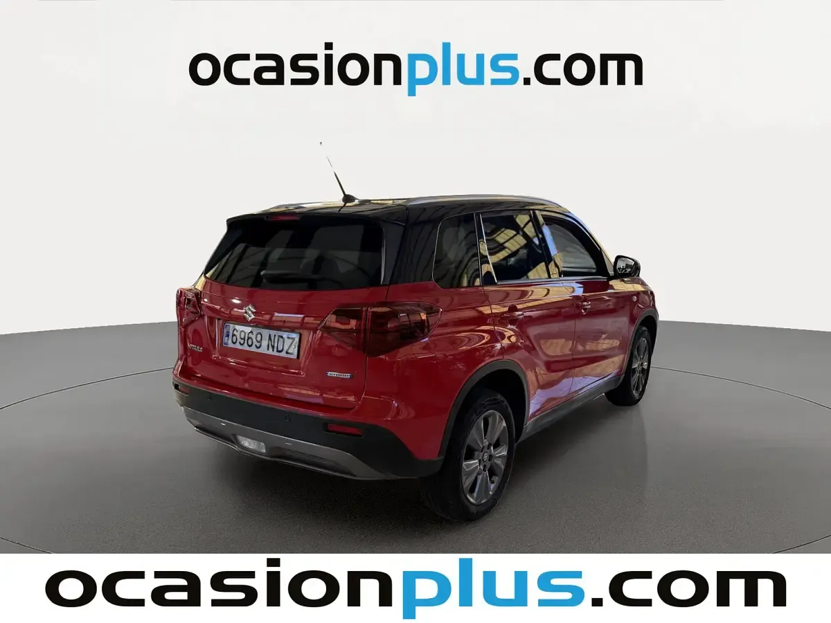 Usado Suzuki Vitara 110 CV (80 kW) 2025 Rojo SUV