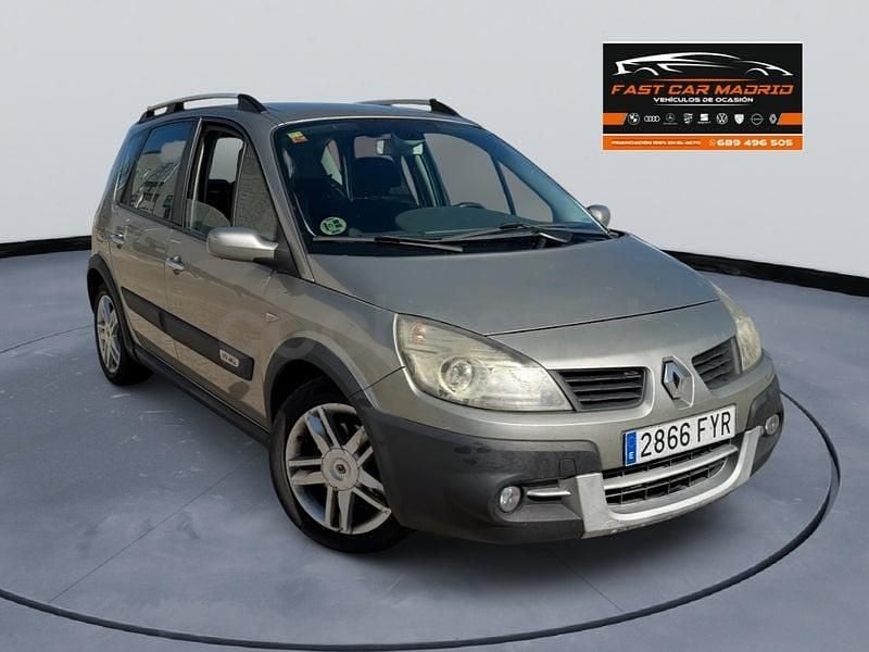Usado Renault Scénic II Dynamique 130 CV (95 kW) 2008 Gris / plata Monovolumen
