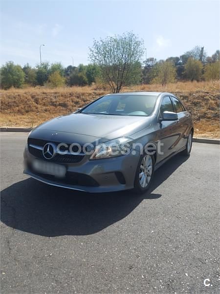 Gris / plata Usado 2018 Mercedes A180 Berlina | 14.990 € (Super precio) - Imagen 1/4