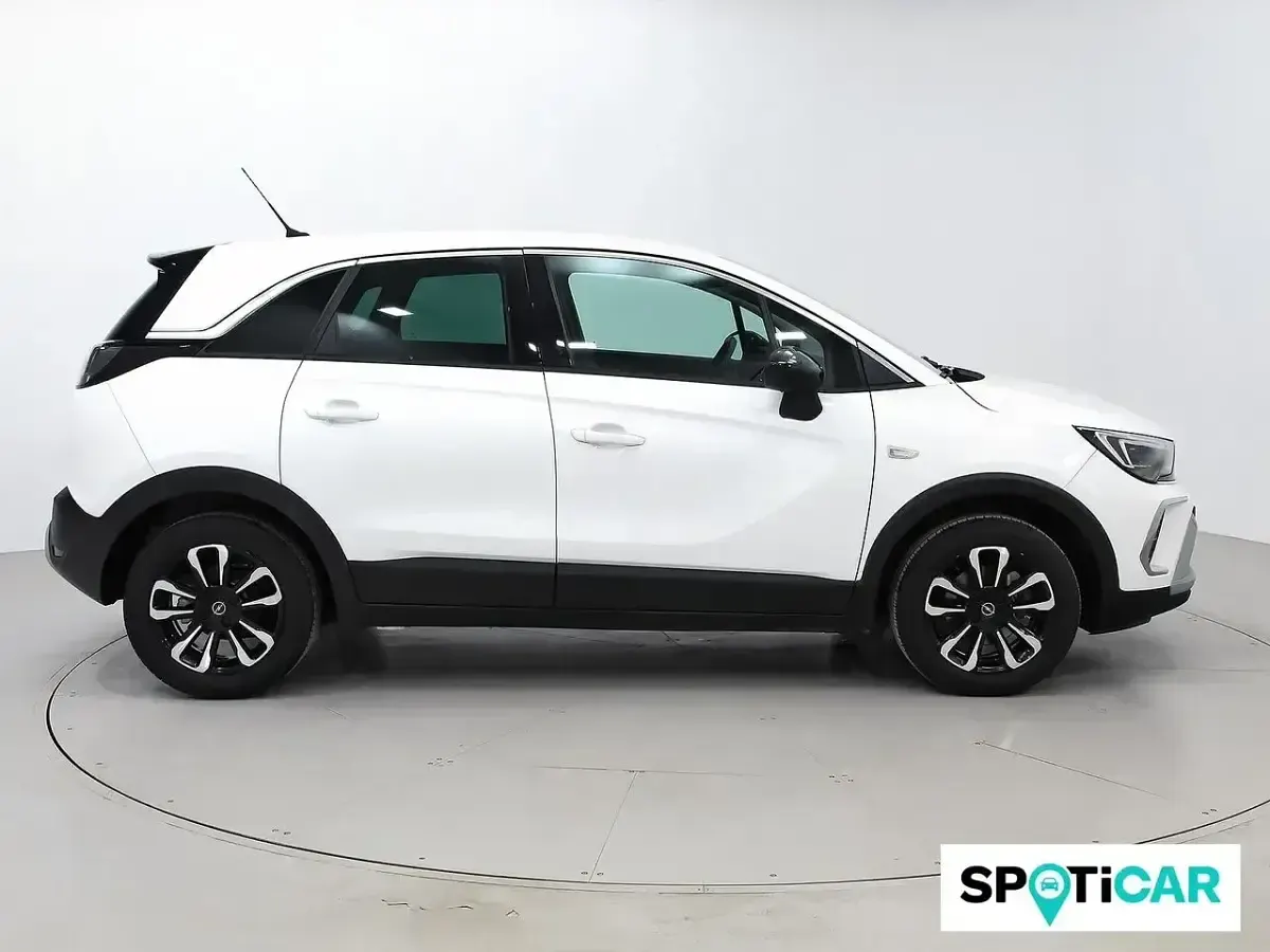Usado Opel Crossland Elegance 110 CV (80 kW) 2024 Blanco SUV