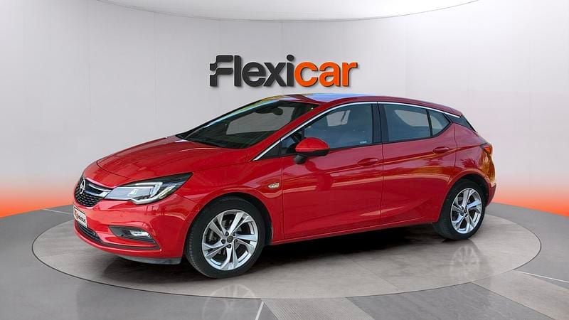 Usado Opel Astra Business 110 CV (80 kW) 2017 Rojo Berlina