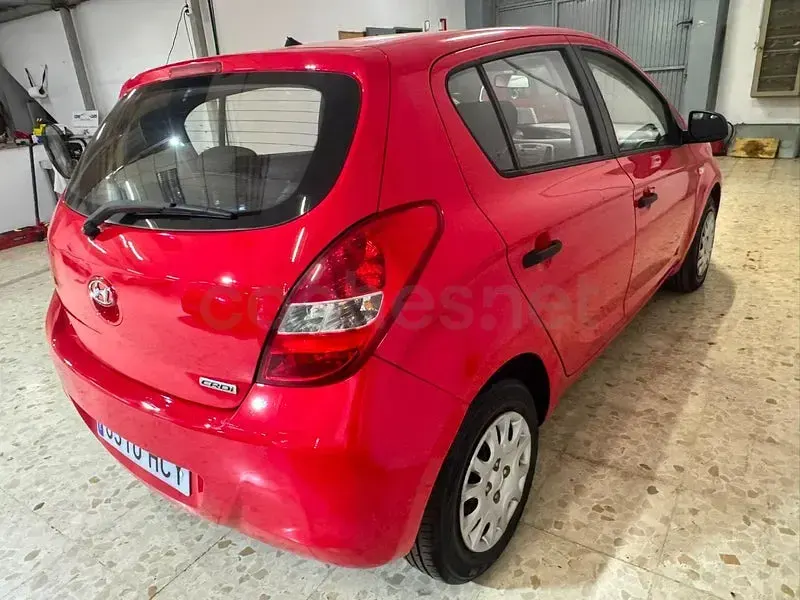 Usado Hyundai i20 Classic 78 CV (57 kW) 2011 Rojo Utilitario
