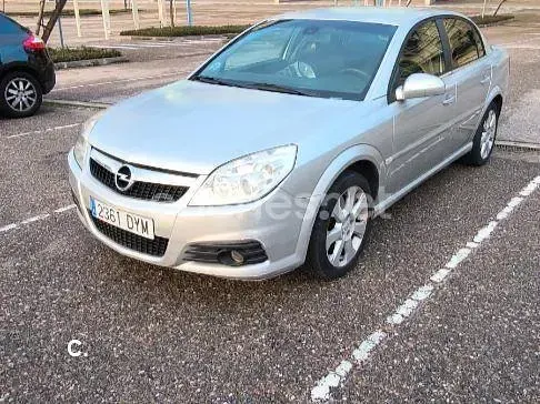 Usado Opel Vectra Cosmo 120 CV (88 kW) 2006 Gris / plata Berlina