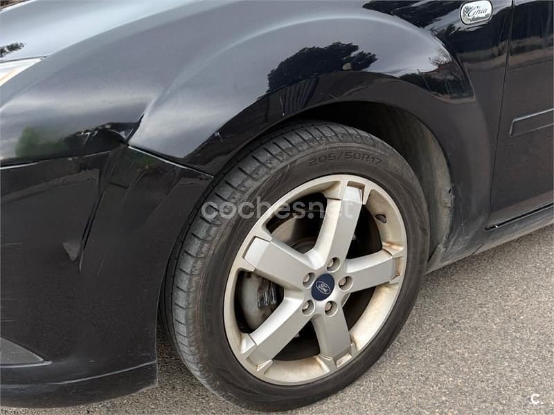 Usado Ford Focus Trend 115 CV (84 kW) 2007 Negro Berlina