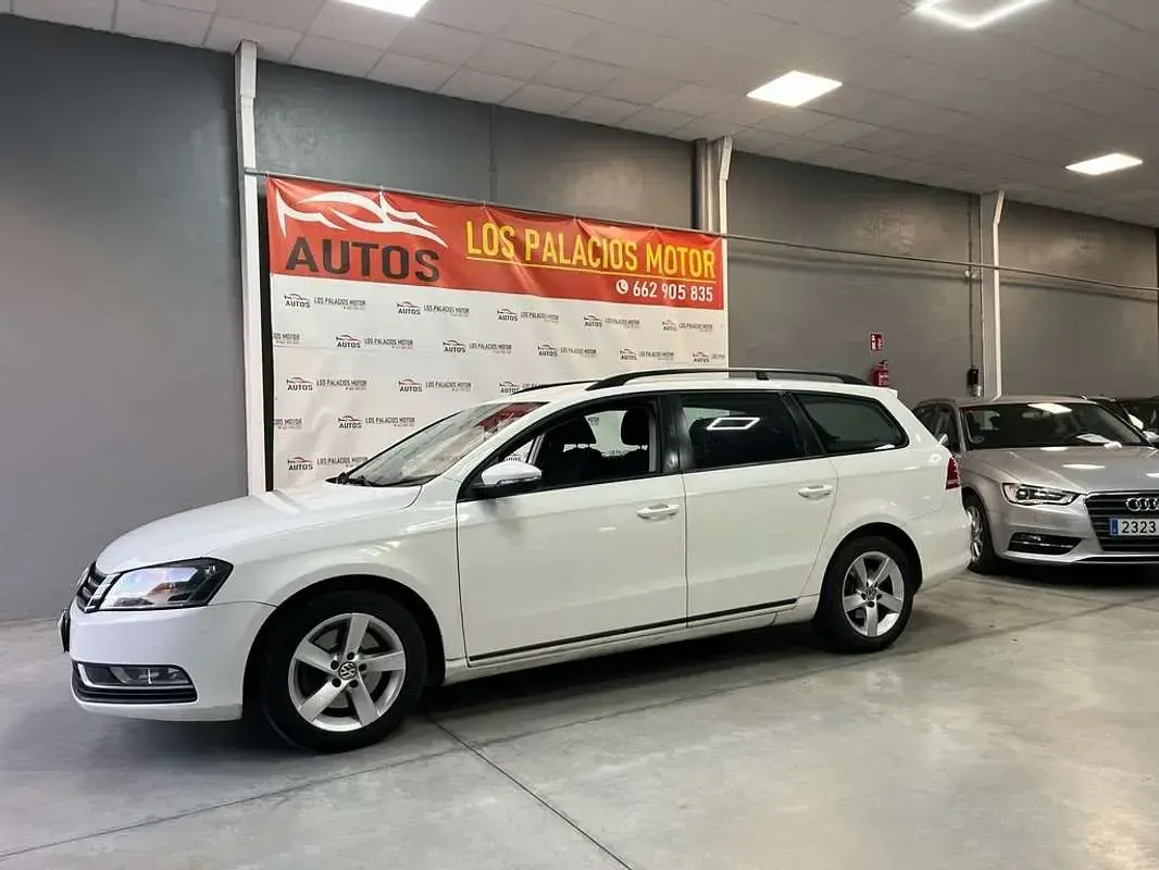 Usado VW Passat Advance 139 CV (102 kW) 2012 Blanco Familiar