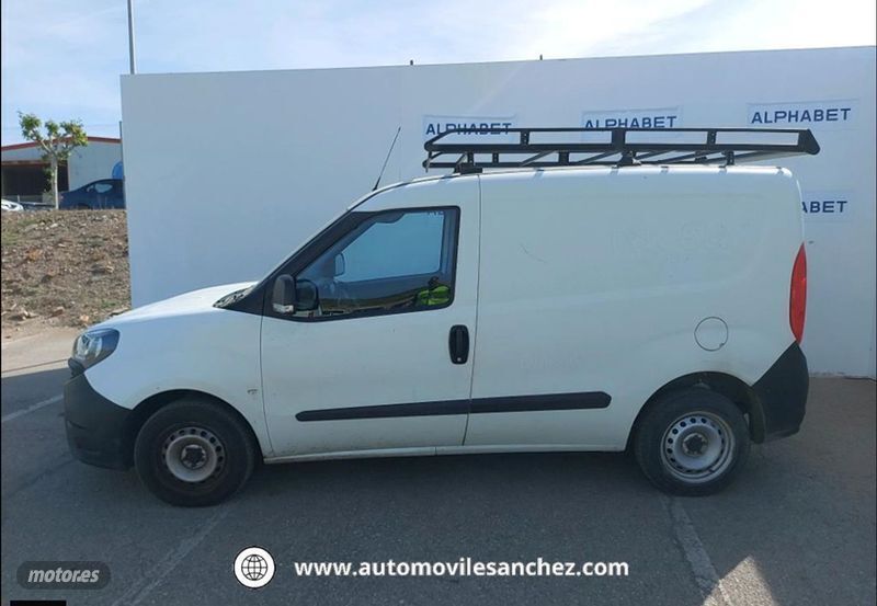 Usado Fiat Doblò 95 CV (69 kW) 2019 Blanco Monovolumen