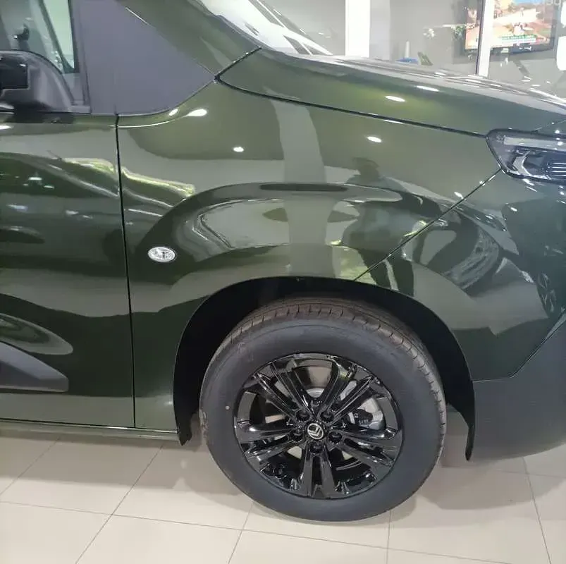 Nuevo Citroën Berlingo 102 CV (75 kW) 2026 Verde Monovolumen
