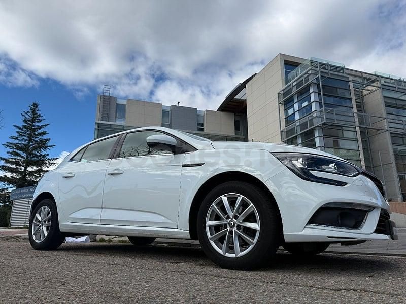 Usado Renault Mégane IV Bose Edition 140 CV (102 kW) 2019 Blanco Berlina