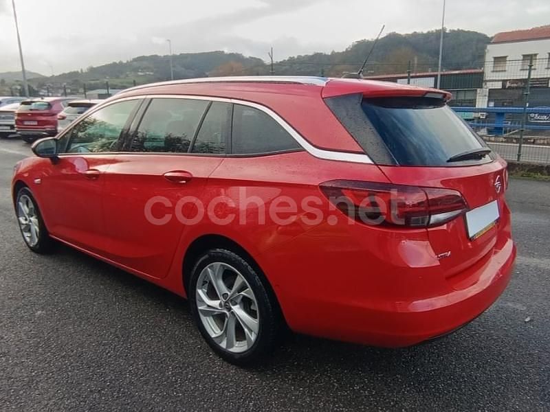 Usado Opel Astra Selective 136 CV (100 kW) 2019 Rojo Familiar