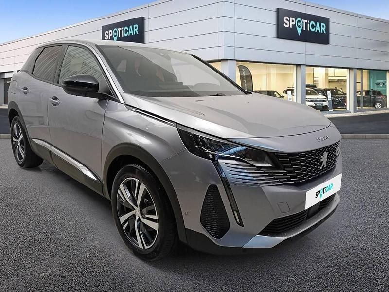 Usado Peugeot 3008 Allure 130 CV (95 kW) 2023 Gris SUV