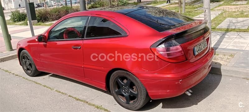 Usado Mercedes CLK220 150 CV (110 kW) 2005 Rojo Coupe