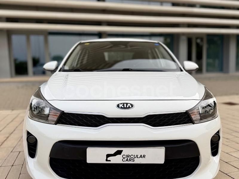 Usado Kia Rio 84 CV (61 kW) 2020 Blanco Berlina