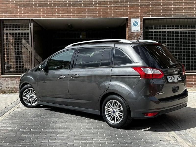 Usado Ford Grand C-Max Trend 125 CV (91 kW) 2015 Gris / plata Monovolumen