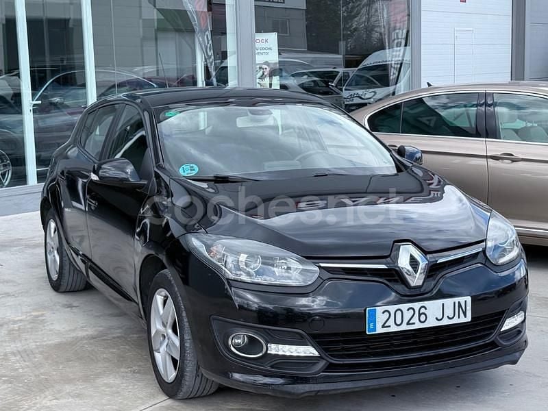 Usado Renault Mégane IV Bose Edition 110 CV (80 kW) 2016 Negro Berlina