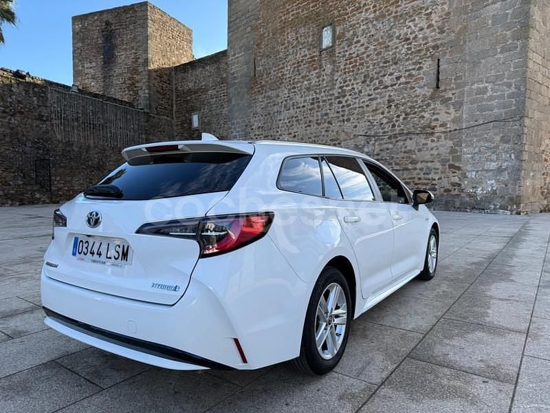 Usado Toyota Corolla Business Edition 122 CV (89 kW) 2021 Blanco Familiar