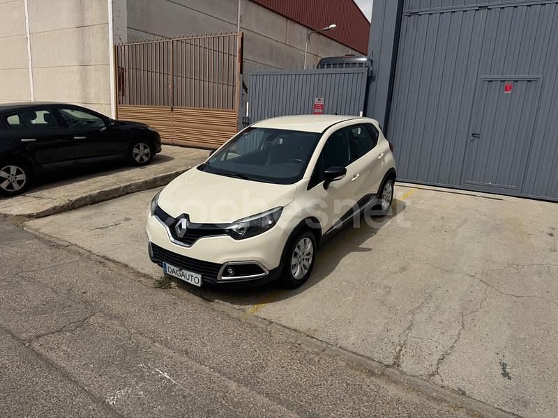 Usado Renault Captur Intens 90 CV (66 kW) 2017 Beige SUV