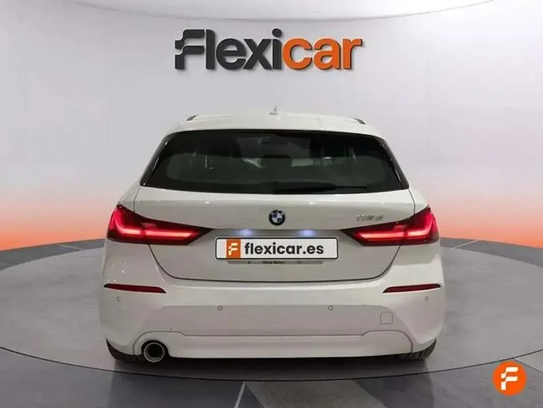 Usado BMW 116 116 CV (85 kW) 2021 Blanco Utilitario