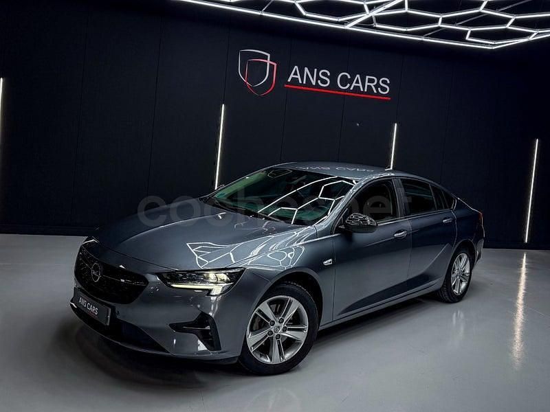 Gris / plata Usado 2021 Opel Insignia Business Berlina | 13.900 € (Buen precio) - Imagen 1/4