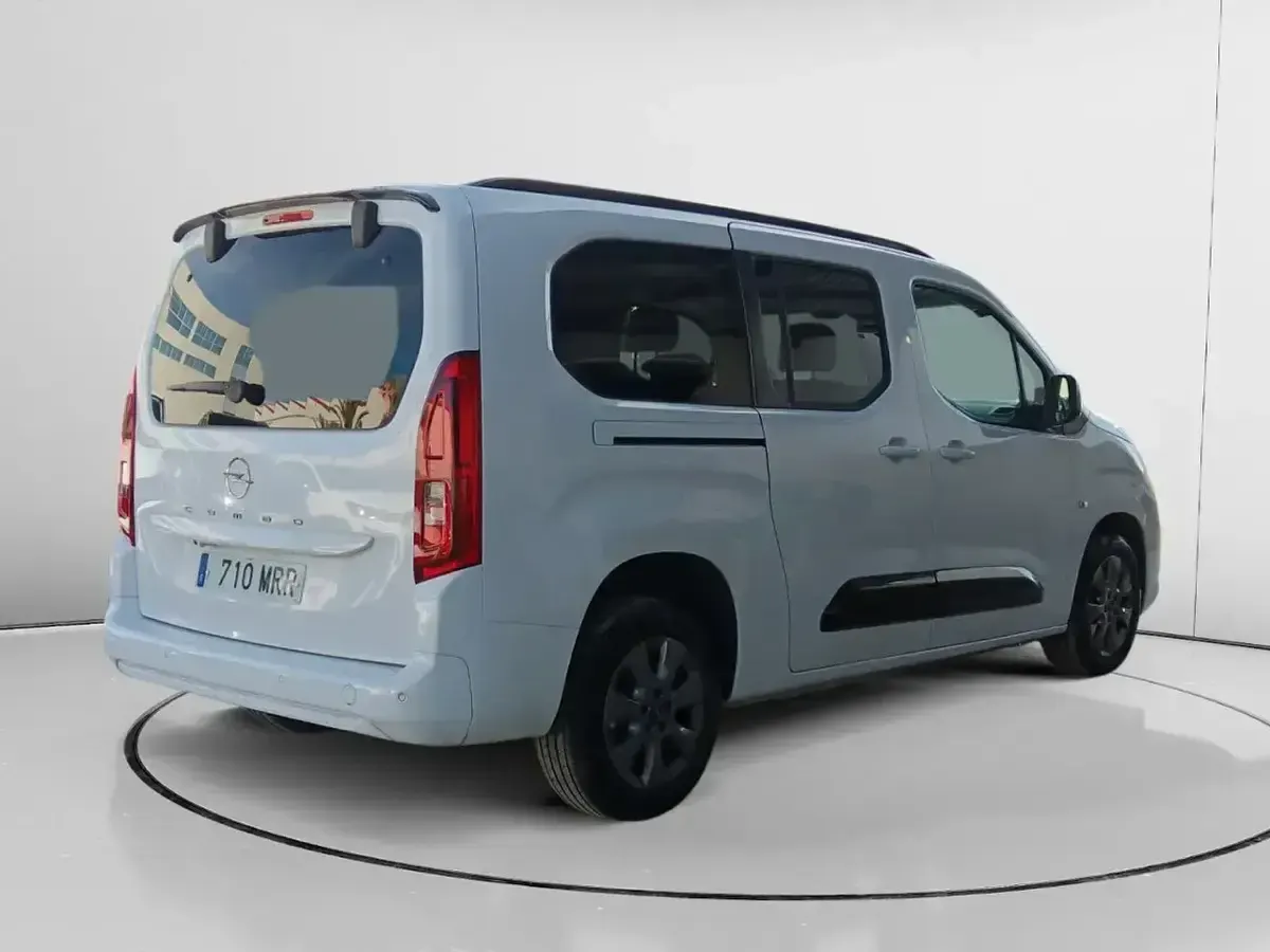 Usado Opel Combo S 130 CV (95 kW) 2024 Blanco Monovolumen