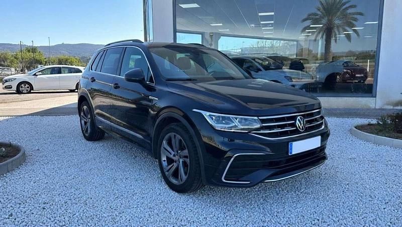 Usado VW Tiguan R-line 150 CV (110 kW) 2022 Negro SUV