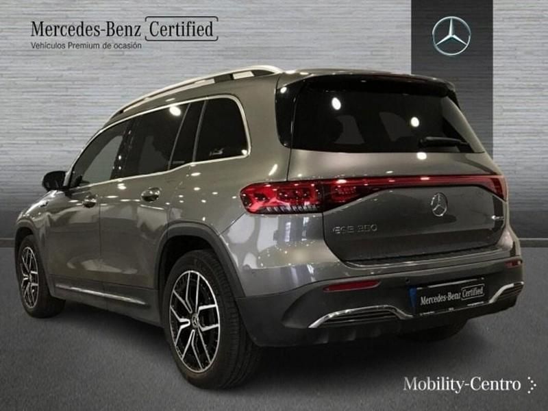 Usado Mercedes EQB350 AMG line 214 kW (292 CV) 2022 Mountaingrau  met. SUV