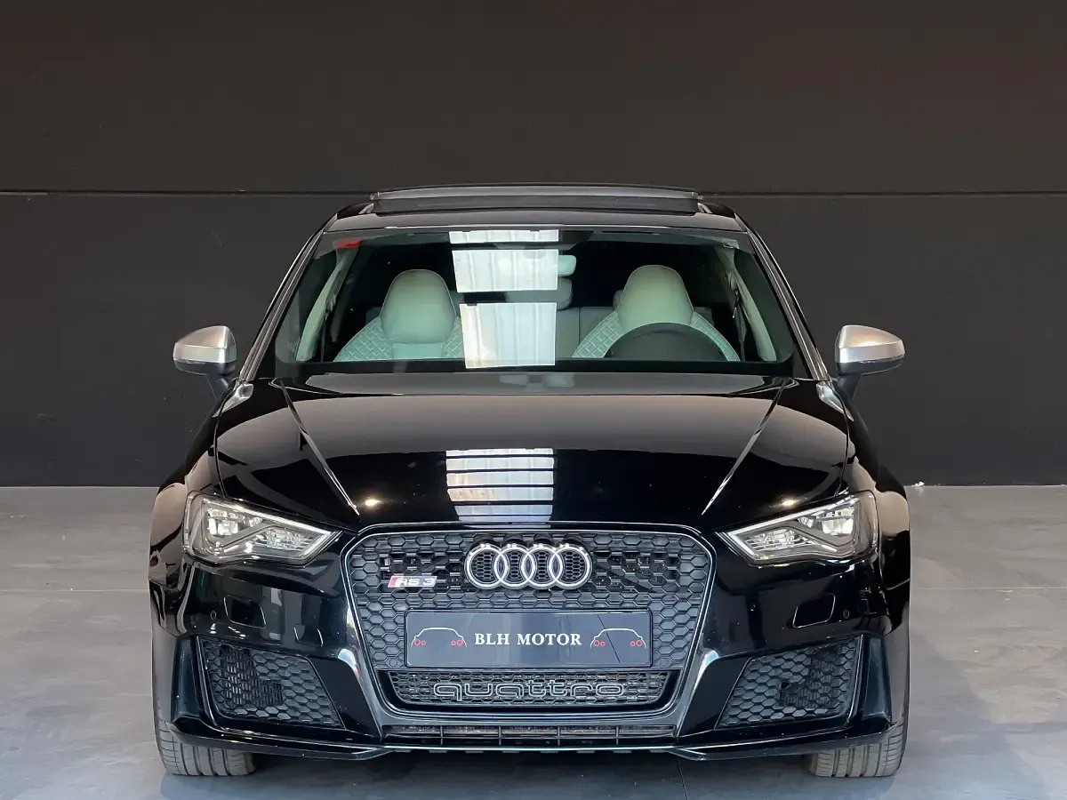 Usado Audi RS3 367 CV (269 kW) 2016 Negro Berlina