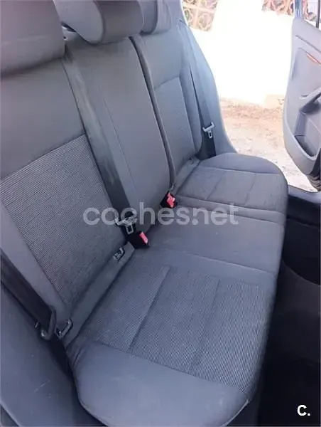 Usado VW Golf IV Conceptline 90 CV (66 kW) 2005 Negro Berlina